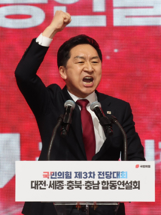 ëÅãý ÅëÇß´Ù¡¦¡®¾ÐµµÀû ´ç¼±¡¯ ±è±âÇö, ¾Èö¼ö¿¡ ¡®´õºí ½ºÄھ ã ëÅãý ÅëÇß´Ù¡¦¡®¾ÐµµÀû ´ç¼±¡¯ ±è±âÇö, ¾Èö¼ö¿¡ ¡®´õºí ½ºÄھ ã
